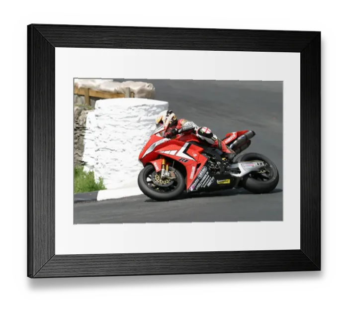 Framed Print : Steve Plater (Yamaha) 2008 Senior TT Framed Print : Steve Plater (Yamaha) 2008 Senior TT