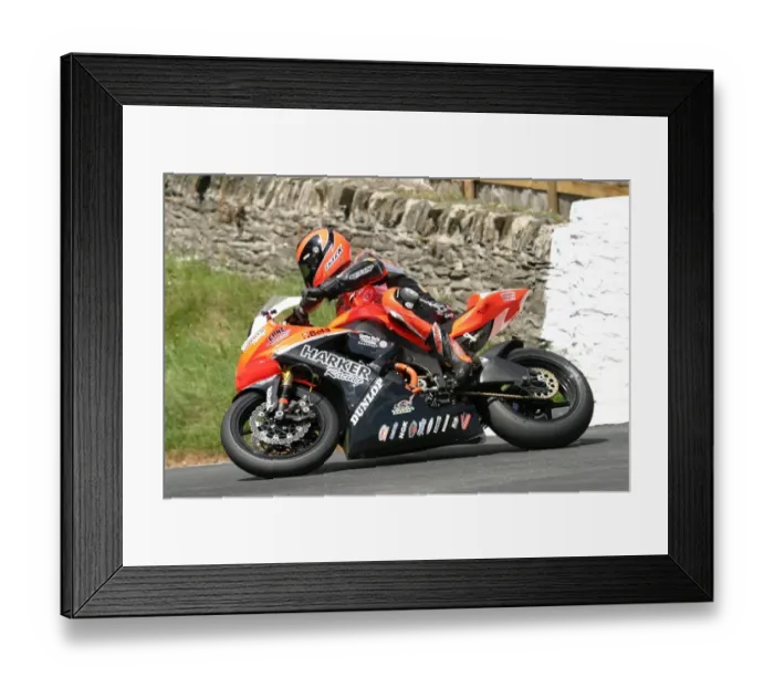 Framed Print : Ryan Farquhar (Kawasaki) 2008 Senior TT Framed Print : Ryan Farquhar (Kawasaki) 2008 Senior TT