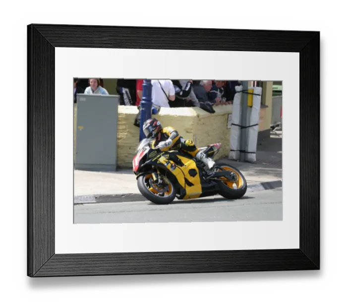 Framed Print : Craig Atkinson (Suzuki) 2007 Superstock TT Framed Print : Craig Atkinson (Suzuki) 2007 Superstock TT