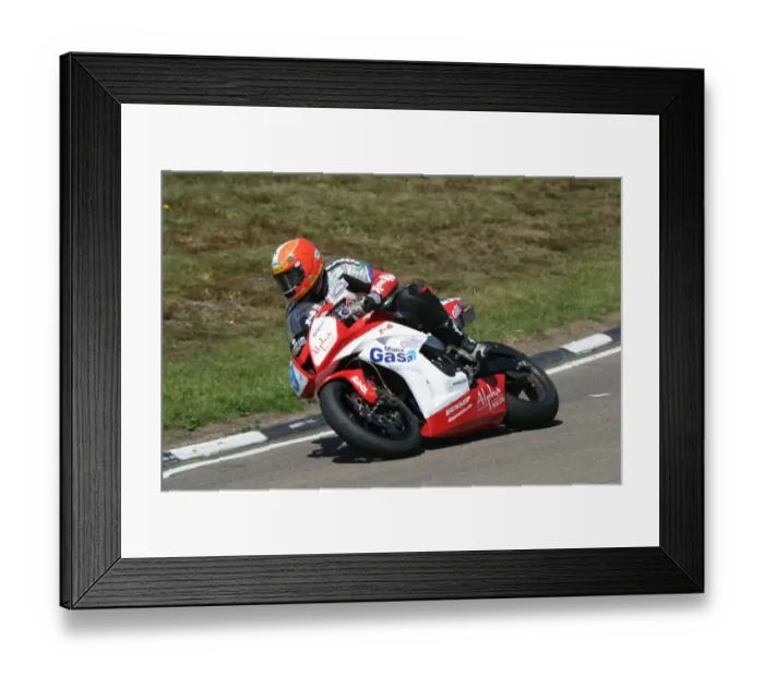 Framed Print : Martin Finnegan (Honda) 2007 Supersport TT Framed Print : Martin Finnegan (Honda) 2007 Supersport TT