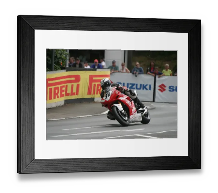 Framed Print : Michael Dunlop (Yamaha) 2007 Senior TT Framed Print : Michael Dunlop (Yamaha) 2007 Senior TT