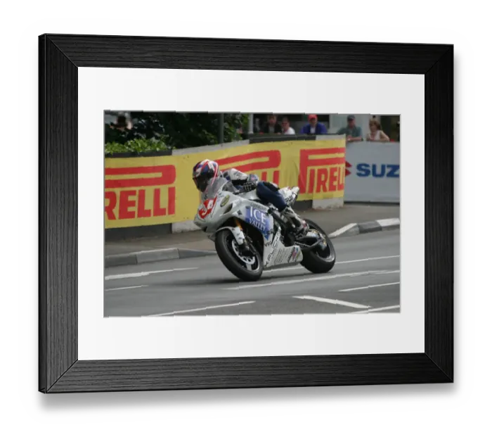 Framed Print : James Edmeades (Yamaha) 2007 Senior TT Framed Print : James Edmeades (Yamaha) 2007 Senior TT