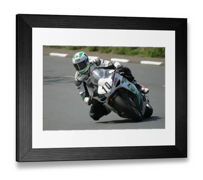 Framed Print : Conor Cummins (Yamaha) 2007 Superbike TT Framed Print : Conor Cummins (Yamaha) 2007 Superbike TT