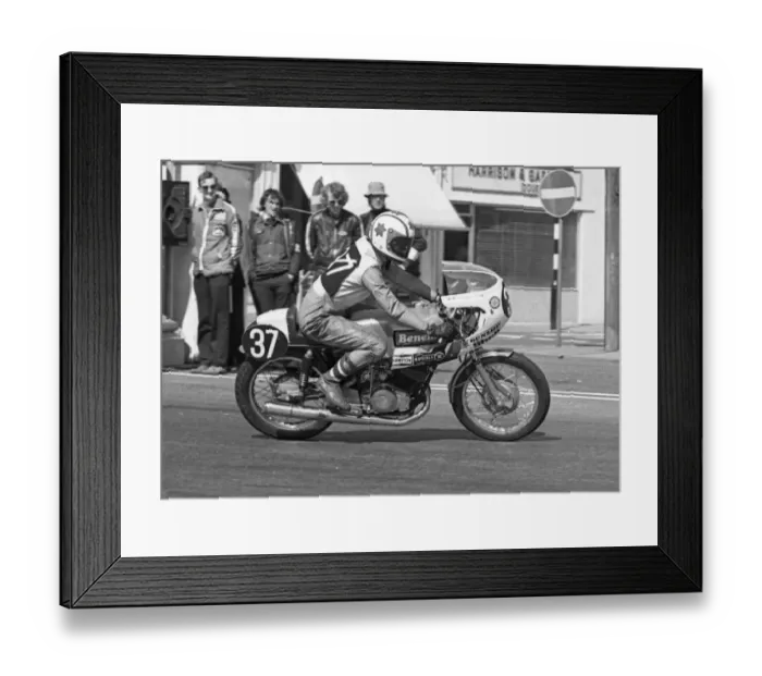 Framed Print : Jim Wells (Benelli) 1975 Production TT Framed Print : Jim Wells (Benelli) 1975 Production TT