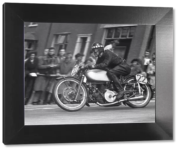 Tommy Wood (Guzzi) 1953 Lightweight TT