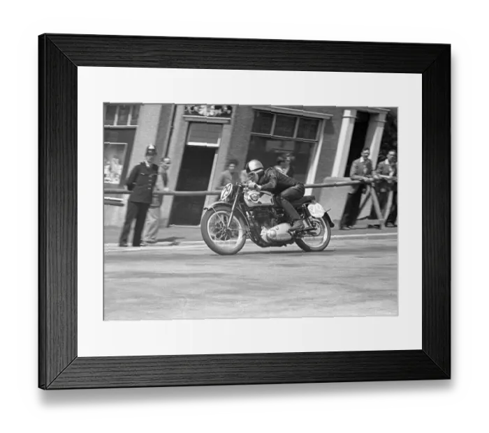 Framed Print : Des Wright (BSA) 1953 Junior Clubman TT Framed Print : Des Wright (BSA) 1953 Junior Clubman TT