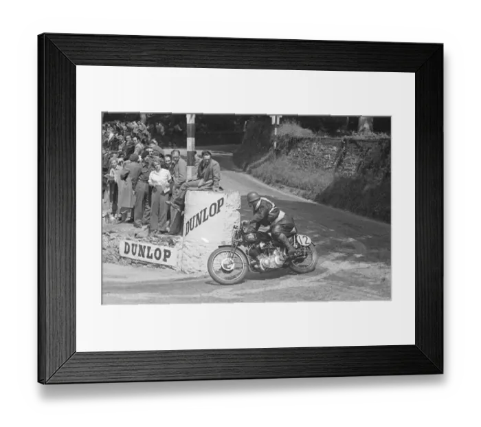 Framed Print : Pat Wilson (Vincent) 1949 1000cc Clubman TT