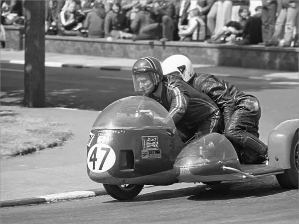 Jack Trustham & John Cowley (BMW) 1975 500cc Sidecar TT