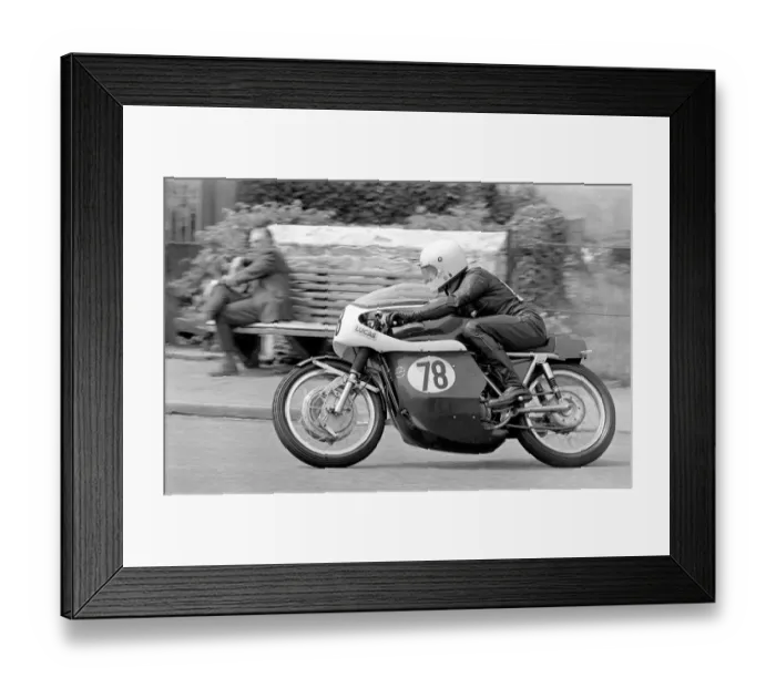 Framed Print : Fred Walton (Velocette Metisse) 1971 Senior TT Framed Print : Fred Walton (Velocette Metisse) 1971 Senior TT