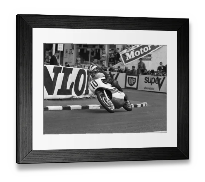Framed Print : Phil Read (Yamaha) 1966 Ultra Lightweight TT Framed Print : Phil Read (Yamaha) 1966 Ultra Lightweight TT