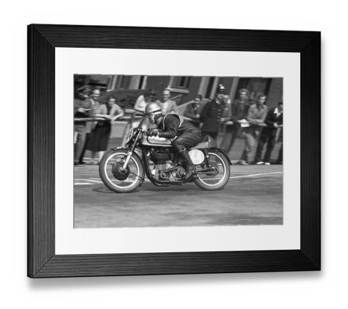 Framed Print : Ray Travers (Norton) 1953 Junior TT Framed Print : Ray Travers (Norton) 1953 Junior TT