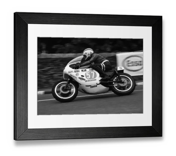 Framed Print : Ian Tomkinson (Triumph) 1977 Jubilee TT Framed Print : Ian Tomkinson (Triumph) 1977 Jubilee TT