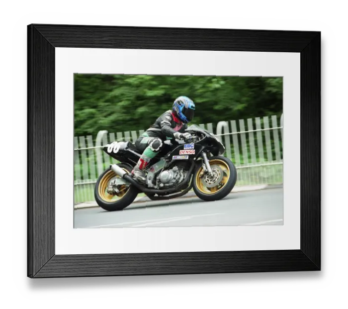 Framed Print : John Read (Yamaha) 2000 Singles TT Framed Print : John Read (Yamaha) 2000 Singles TT