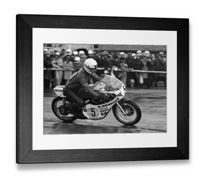 Framed Print : Bill Rae (Dugdale Yamaha) 1975 Senior TT Framed Print : Bill Rae (Dugdale Yamaha) 1975 Senior TT