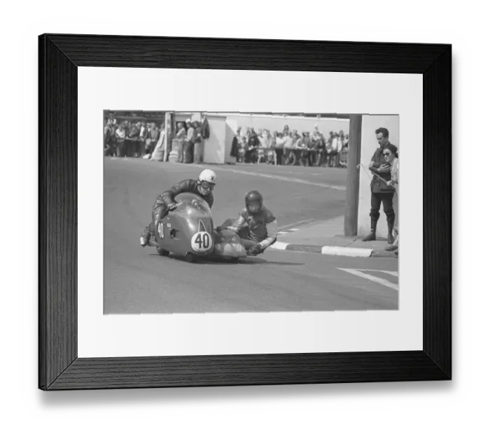 Framed Print : Dave Saville & Hugh Sanderson (Norton) 1974 500cc Sidecar TT Framed Print : Dave Saville & Hugh Sanderson (Norton) 1974 500cc Sidecar TT