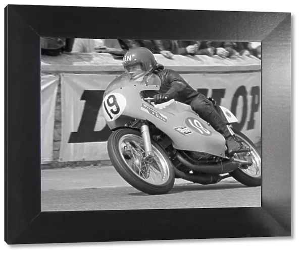 Ian Richards (Yamaha) 1971 Lightweight TT