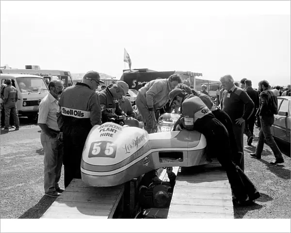 Scrutineering 1985 Sidecar TT
