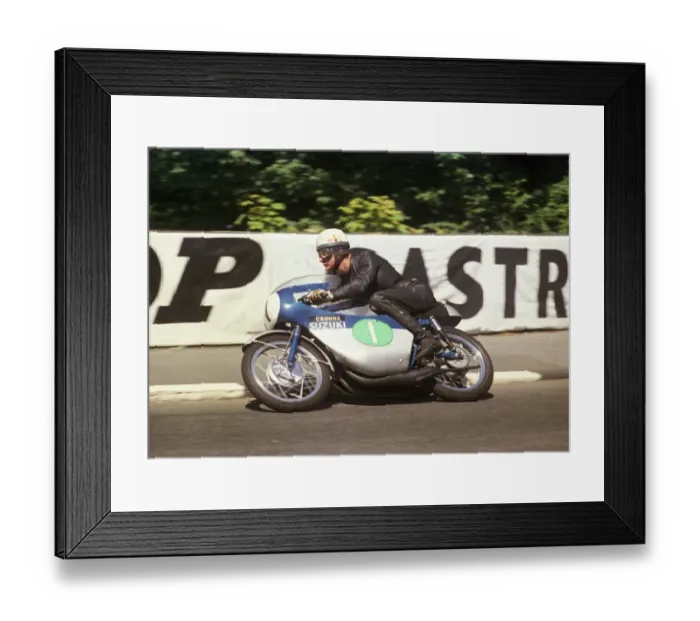 Framed Print : Malcolm Uphill (Crooks Suzuki) 1968 Lightweight TT Framed Print : Malcolm Uphill (Crooks Suzuki) 1968 Lightweight TT
