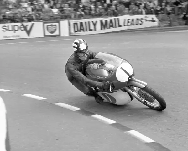 Tommy Robb (Bultaco) 1966 Lightweight TT
