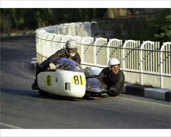 Russ Pollard & M Wescombe (P. W. 4) 1971 750cc Sidecar TT