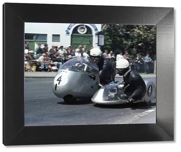 Colin Seeley & Roy Lindsay (BMW) 1967 Sidecar TT