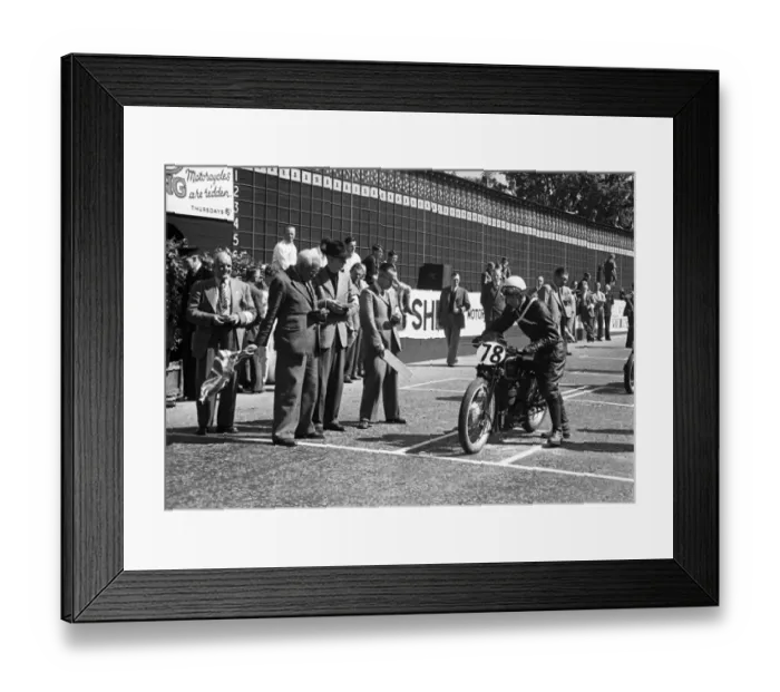 Framed Print : Len Parry (Velocette) 1950 Junior TT Framed Print : Len Parry (Velocette) 1950 Junior TT