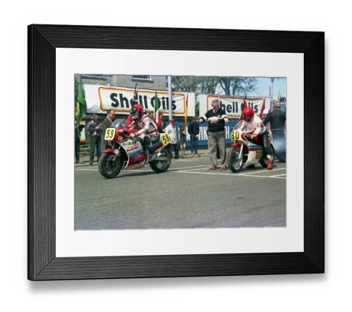 Framed Print : Roger Marchant (Suzuki) & Bill Rae (Yamaha) 1986 Senior TT Framed Print : Roger Marchant (Suzuki) & Bill Rae (Yamaha) 1986 Senior TT
