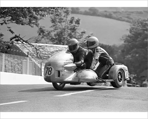 David Mallon & Pauline Goddard (BMW) 1975 1000cc Sidecar TT