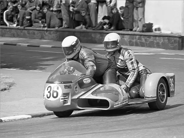 Ted Janssen & Peter Sales (Konig) 1975 500cc Sidecar TT