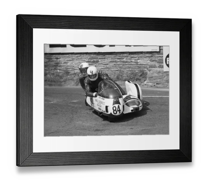 Framed Print : Colin Jacobs & Phil Spendlove (BSA) 1975 500cc Sidecar TT Framed Print : Colin Jacobs & Phil Spendlove (BSA) 1975 500cc Sidecar TT