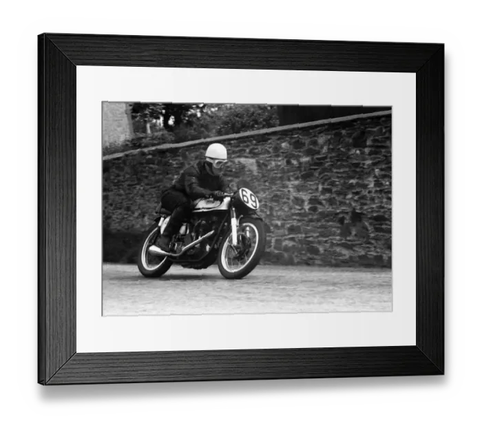 Framed Print : Basil King (Norton) 1957 Junior TT Framed Print : Basil King (Norton) 1957 Junior TT