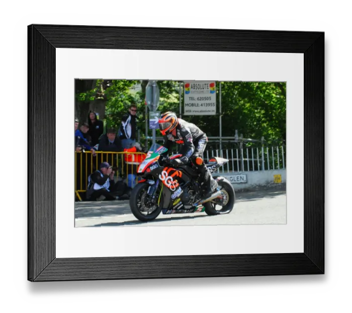 Framed Print : Ryan Farquhar (Kawasaki) 2015 Lightweight TT Framed Print : Ryan Farquhar (Kawasaki) 2015 Lightweight TT