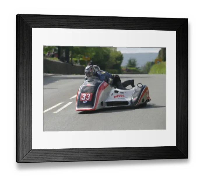 Framed Print : Wally Saunders & Eddie Kiff (Ireson Suzuki) 2012 Sidecar TT Framed Print : Wally Saunders & Eddie Kiff (Ireson Suzuki) 2012 Sidecar TT
