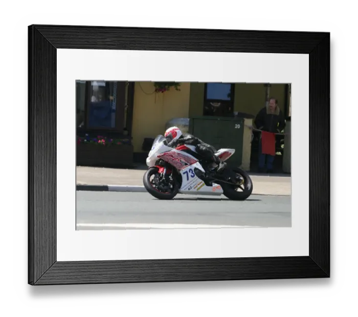 Framed Print : Lee Vernon (Yamaha) 2012 Supersport TT Framed Print : Lee Vernon (Yamaha) 2012 Supersport TT