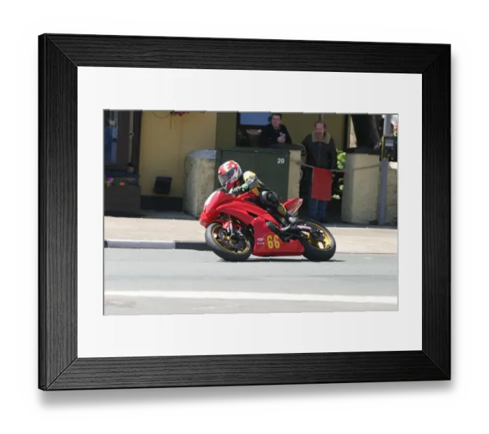 Framed Print : Chris Petty (Yamaha) 2012 Supersport TT Framed Print : Chris Petty (Yamaha) 2012 Supersport TT