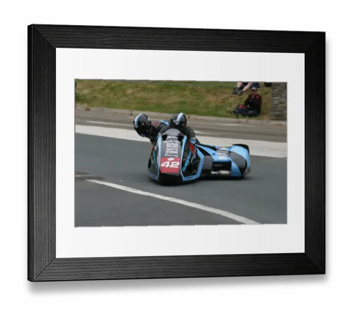 Framed Print : David Atkinson & Phil Knapton (LCR Suzuki) 2012 Sidecar TT Framed Print : David Atkinson & Phil Knapton (LCR Suzuki) 2012 Sidecar TT