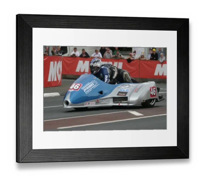 Framed Print : Nicholas Dukes & William Moralee (Suzuki) 2011 Sidecar TT Framed Print : Nicholas Dukes & William Moralee (Suzuki) 2011 Sidecar TT