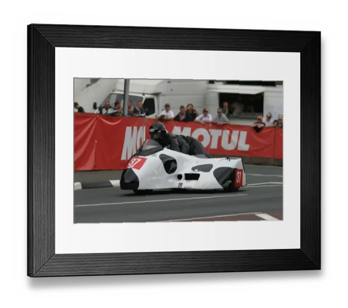 Framed Print : Miles Bennett & Kevin Perry (Honda) 2011 Sidecar TT Framed Print : Miles Bennett & Kevin Perry (Honda) 2011 Sidecar TT