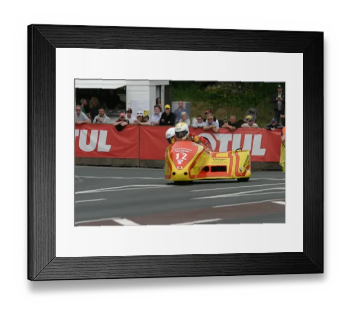 Framed Print : Carl Fenwick & Michael Sayers (Shelbourne) 2011 Sidecar TT Framed Print : Carl Fenwick & Michael Sayers (Shelbourne) 2011 Sidecar TT