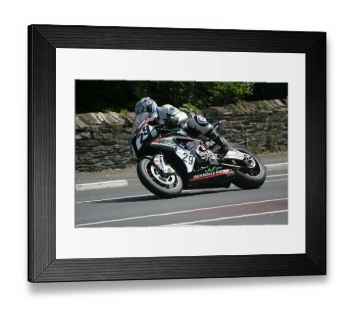 Framed Print : Ian Pattinson (BMW) 2011 Superbike TT Framed Print : Ian Pattinson (BMW) 2011 Superbike TT