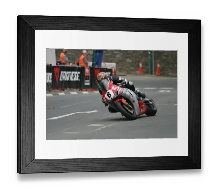 Framed Print : Cameron Donald (Honda) 2011 Superbike TT Framed Print : Cameron Donald (Honda) 2011 Superbike TT