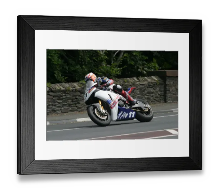Framed Print : Gary Johnson (Honda) 2011 Superbike TT Framed Print : Gary Johnson (Honda) 2011 Superbike TT