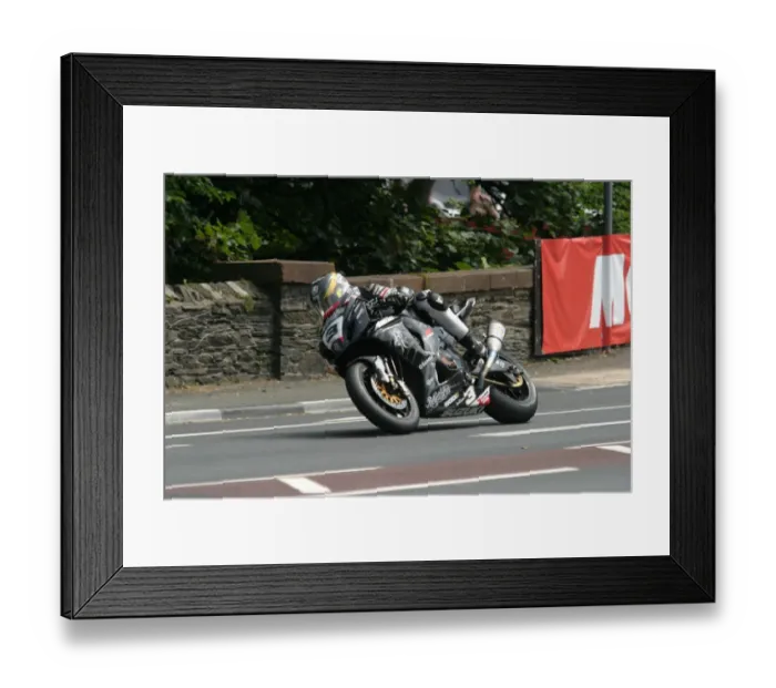 Framed Print : Guy Martin (Suzuki) 2011 Superbike TT Framed Print : Guy Martin (Suzuki) 2011 Superbike TT