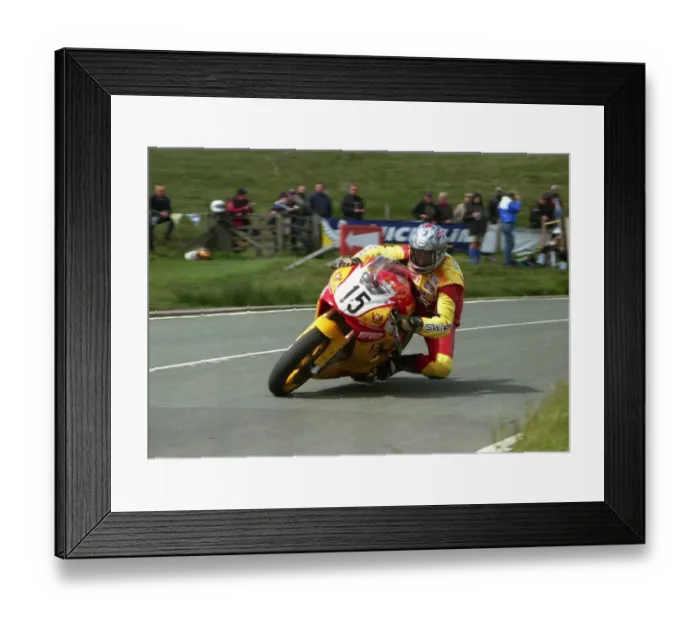 Framed Print : David Jefferies (V&M Yamaha) 1999 Formula One TT Framed Print : David Jefferies (V&M Yamaha) 1999 Formula One TT