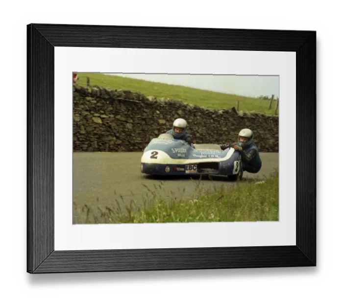 Framed Print : Lowry Burton & Pat Cushnahan (Yamaha) 1987 Sidecar TT Framed Print : Lowry Burton & Pat Cushnahan (Yamaha) 1987 Sidecar TT