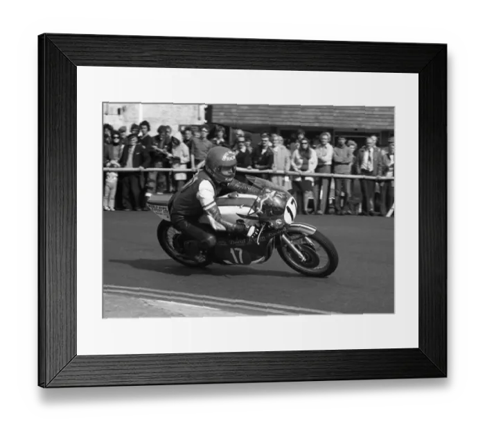 Framed Print : Roger Abbott (Yamaha) 1977 Lightweight Manx Grand Prix Framed Print : Roger Abbott (Yamaha) 1977 Lightweight Manx Grand Prix