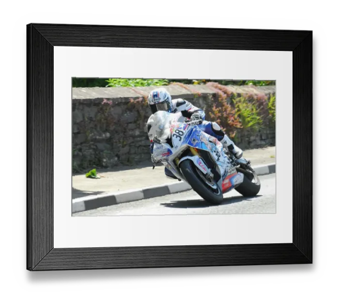 Framed Print : Paul Shoesmith (BMW) 2015 Superbike TT Framed Print : Paul Shoesmith (BMW) 2015 Superbike TT