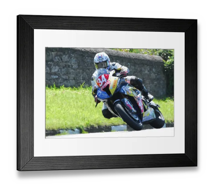 Framed Print : Paul Shoesmith (BMW) 2014 Superstock TT Framed Print : Paul Shoesmith (BMW) 2014 Superstock TT