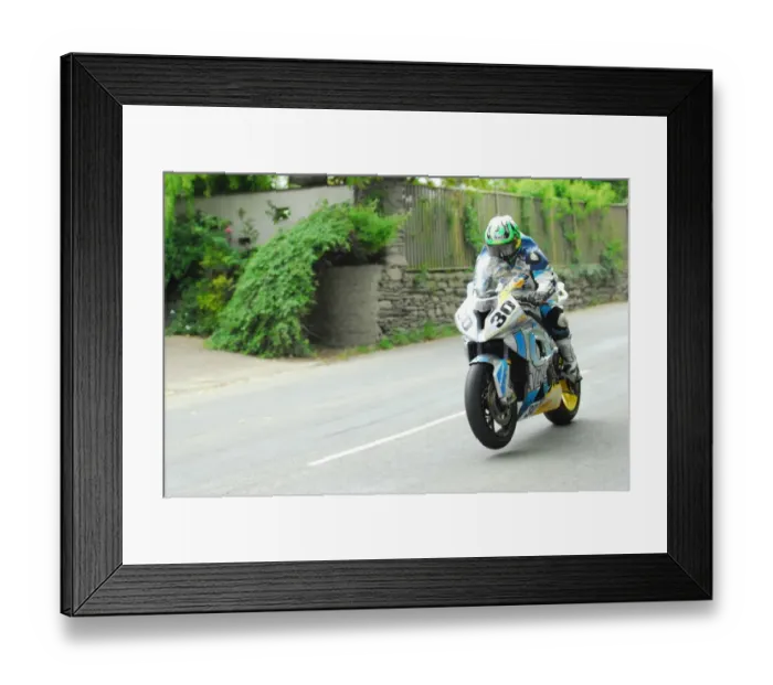 Framed Print : Paul Shoesmith (BMW) 2012 SuperbikeTT Framed Print : Paul Shoesmith (BMW) 2012 SuperbikeTT