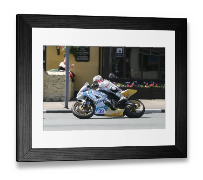 Framed Print : Paul Shoesmith (Yamaha) 2012 Supersport TT Framed Print : Paul Shoesmith (Yamaha) 2012 Supersport TT